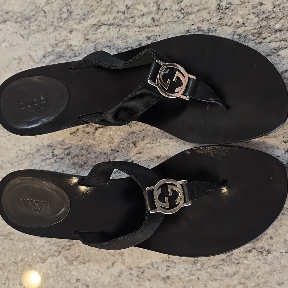Vintage Leather Gucci Black and Silver Sandals Sleek Design